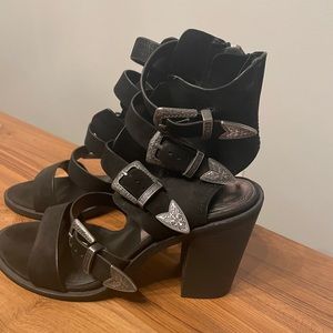 Brand new Dolce Vita block heeled buckle heels